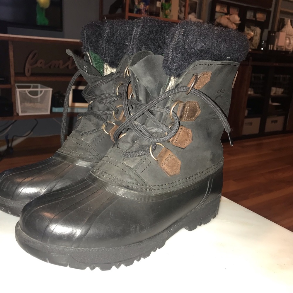Sorel Alpine Black Lace-Up Snow Boots - Women- 8